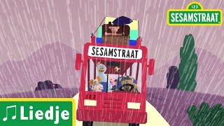 De wielen van de bus  Kinderliedje  Sesamstraat [upl. by Laufer]