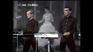 Kraftwerk  Das Model Na Sowas  ZDF German Television original transmission 29031982 [upl. by Notxap112]