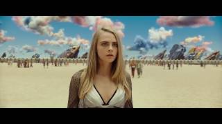 Valerian and the City of a Thousand Planets  Gets Spotted official clip [upl. by Arretak66]