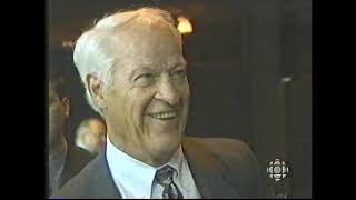 Gordie Howe remembers Maurice quotThe Rocketquot Richard 2000 [upl. by Treulich]