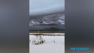 Spectacular asperitas clouds undulatus asperatus in Florida USA [upl. by Ahseneuq]