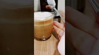 Cómo hacer un Capuccino en cafetera Cecotec Express Cafelizzia ASMR [upl. by Rodriguez531]