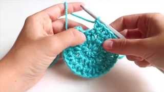 Cojin de Corazon a Crochet  How to crochet a HEARTshaped pillow [upl. by Jaquith375]