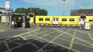 Birkdale Level Crossing [upl. by Zoila693]