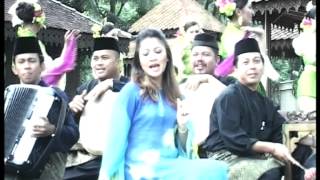 Syura  Joget Gadis Melayu Original Music Video [upl. by Yznel]