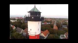 Luftaufnahmen Alter Leuchtturm auf Wangerooge mit Blick über die ganze INSEL [upl. by Isabeau]